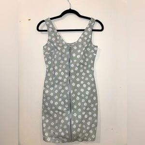 No Boundaries Dress Front Zip, size M